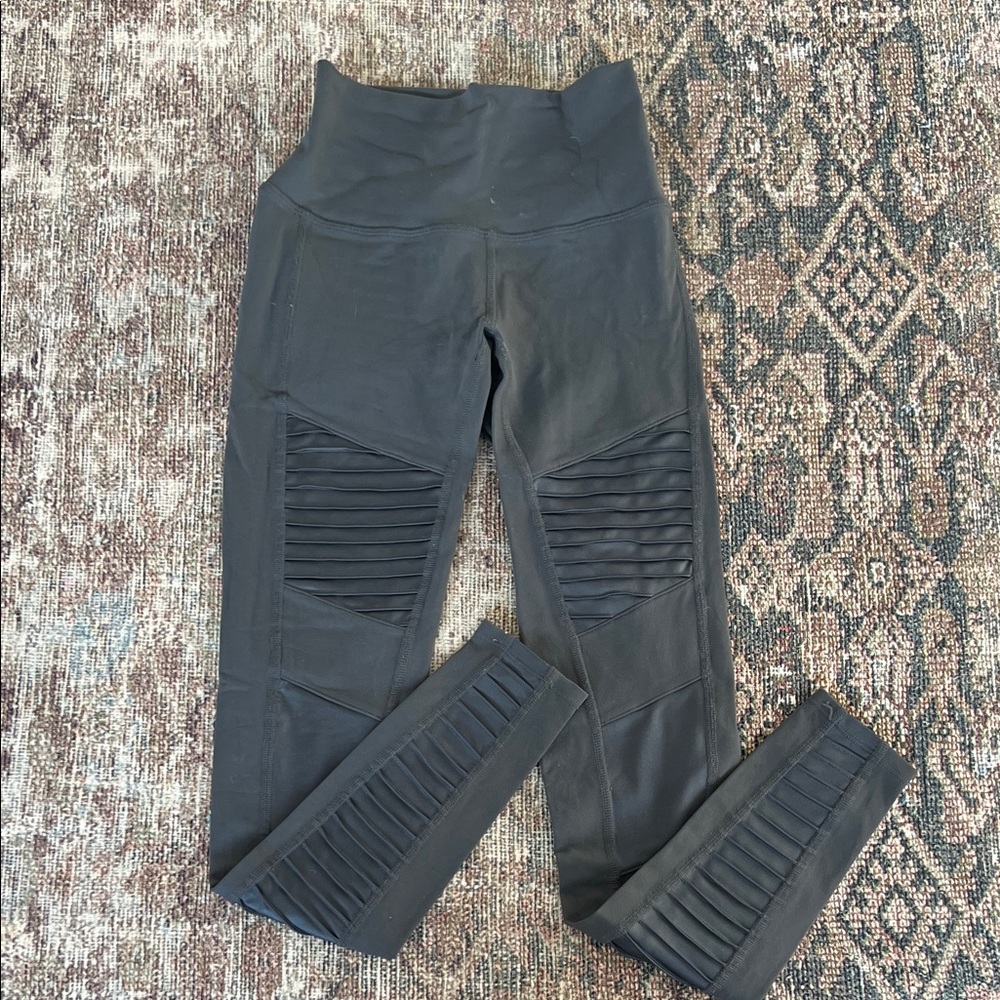 ALO| Charcoal moto Leggings